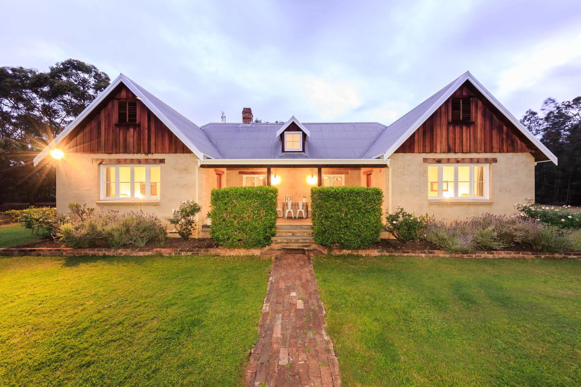 The Carriages Boutique Hotel And Vineyard Pokolbin Εξωτερικό φωτογραφία